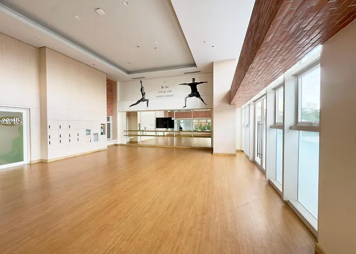 Apartment Elegant 1 Bedroom With Great Facilities And Perfect Location Manila