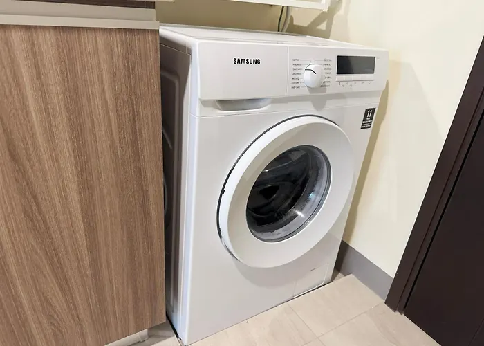 Elegant 1 Bedroom With Great Facilities And Perfect Location *